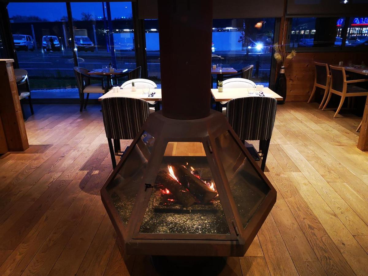 Les Suites - Konine 4 - Hotel & Bar & Restaurant Montceau-les-Mines Eksteriør bilde
